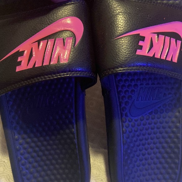 nike slides - Picture 3 of 4